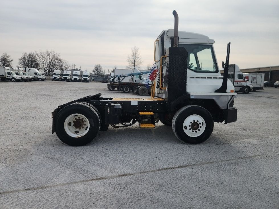 Yard Truck-Heavy Duty Tractors-Ottawa-2018-T2-Carthage-MO-9,697\n\t\tmiles-$ 63,000 - Image 8