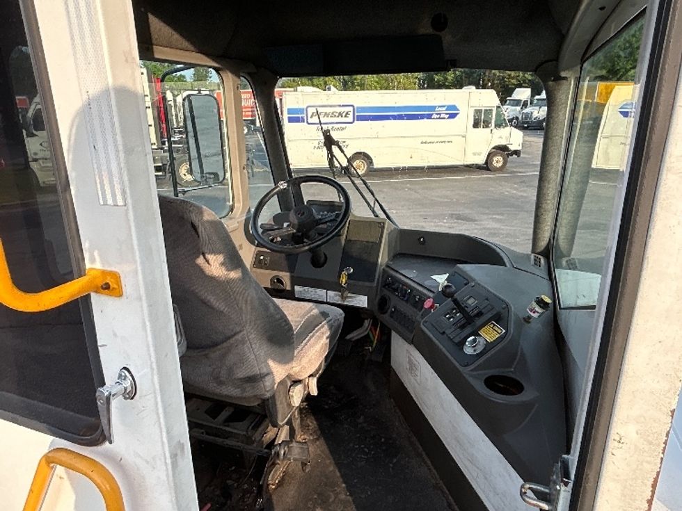 Yard Truck-Heavy Duty Tractors-Ottawa-2018-T2-Chattanooga-TN-54,425\n\t\tmiles-$ 57,500 - Image 9