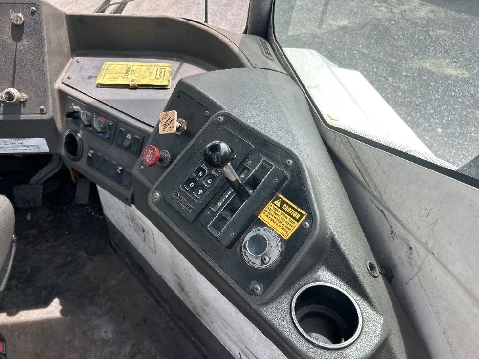 Yard Truck-Heavy Duty Tractors-Ottawa-2018-T2-Cleona-PA-55,137\n\t\tmiles-$ 49,250 - Image 13