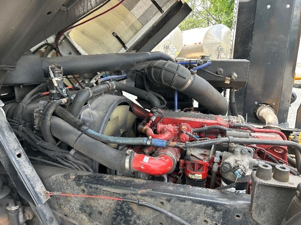 Yard Truck-Heavy Duty Tractors-Ottawa-2018-T2-Cleona-PA-55,137\n\t\tmiles-$ 49,250 - Image 16