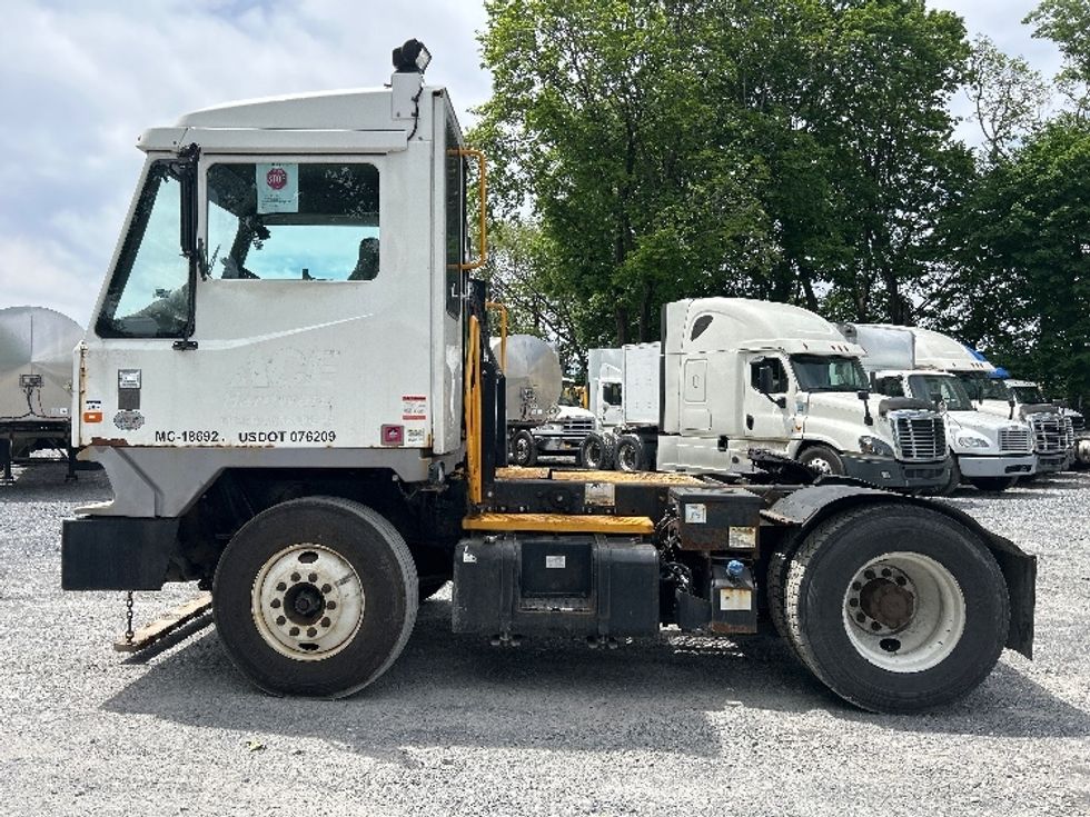 Yard Truck-Heavy Duty Tractors-Ottawa-2018-T2-Cleona-PA-55,137\n\t\tmiles-$ 49,250 - Image 4
