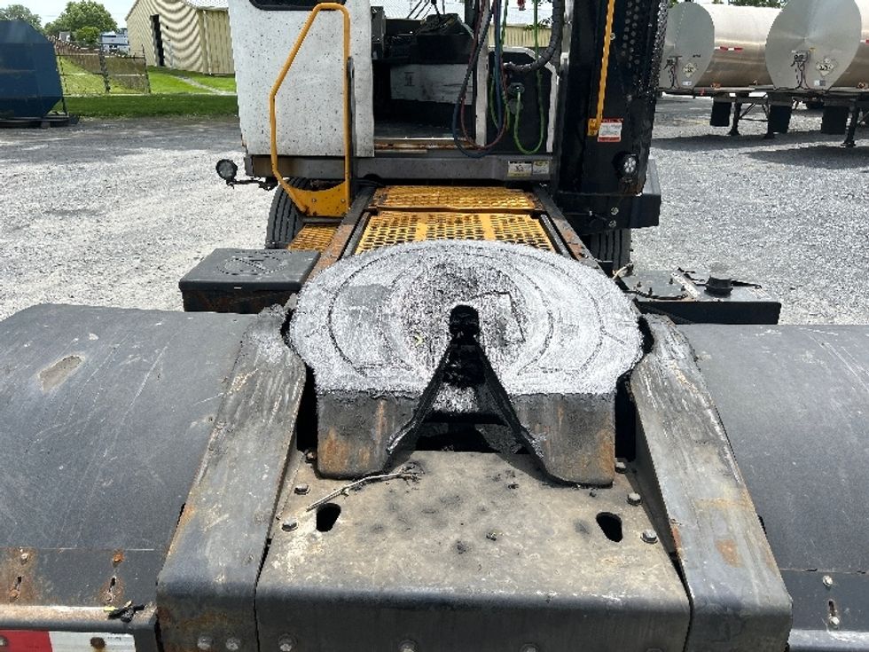 Yard Truck-Heavy Duty Tractors-Ottawa-2018-T2-Cleona-PA-55,137\n\t\tmiles-$ 49,250 - Image 6
