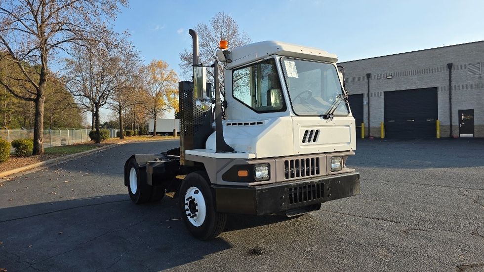 Yard Truck-Heavy Duty Tractors-Ottawa-2018-T2-Concord-NC-152,786\n\t\tmiles-$ 56,000 - Image 1