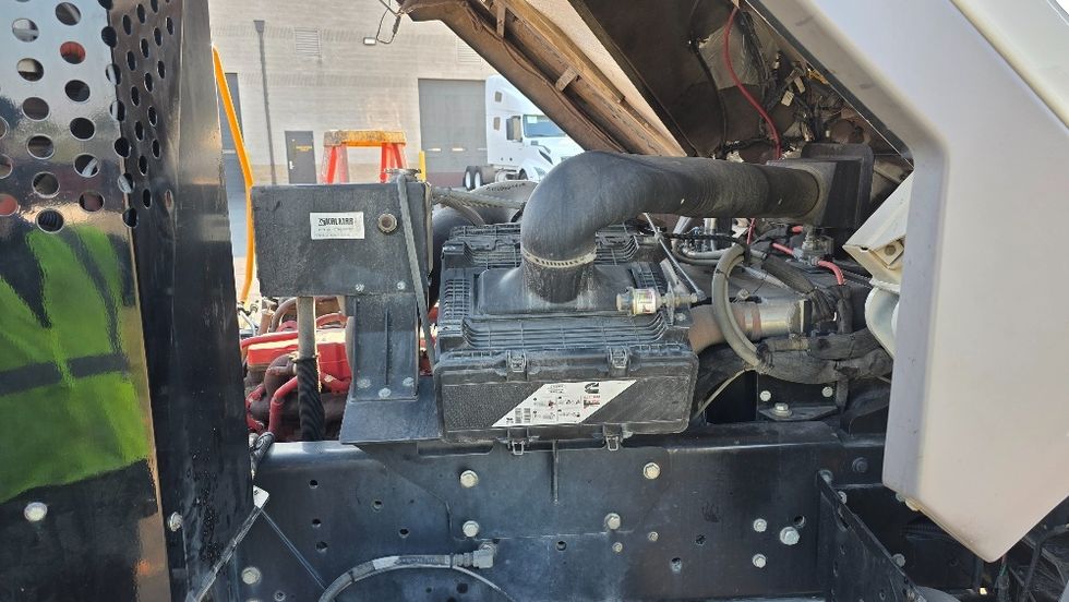 Yard Truck-Heavy Duty Tractors-Ottawa-2018-T2-Concord-NC-152,786\n\t\tmiles-$ 56,000 - Image 11