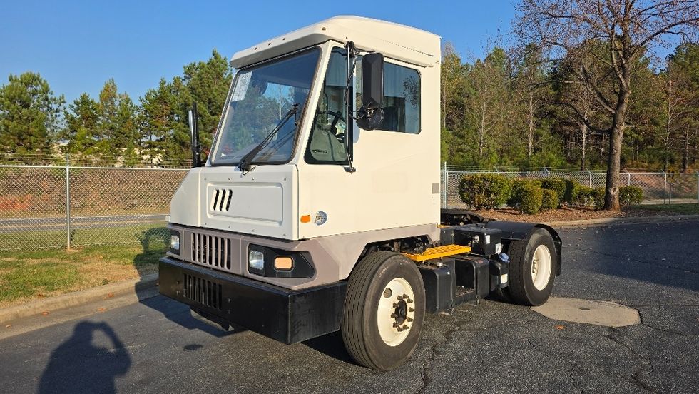 Yard Truck-Heavy Duty Tractors-Ottawa-2018-T2-Concord-NC-152,786\n\t\tmiles-$ 56,000 - Image 3