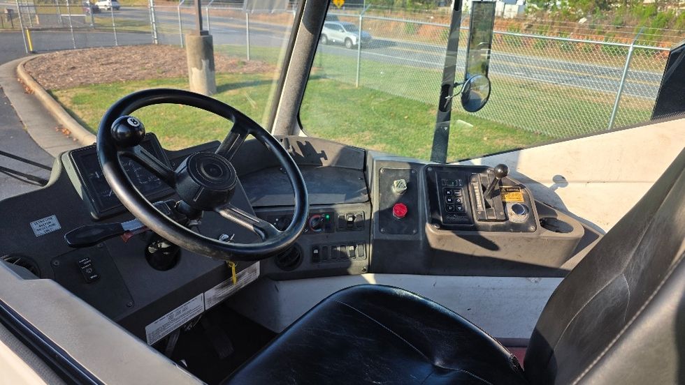 Yard Truck-Heavy Duty Tractors-Ottawa-2018-T2-Concord-NC-152,786\n\t\tmiles-$ 56,000 - Image 9