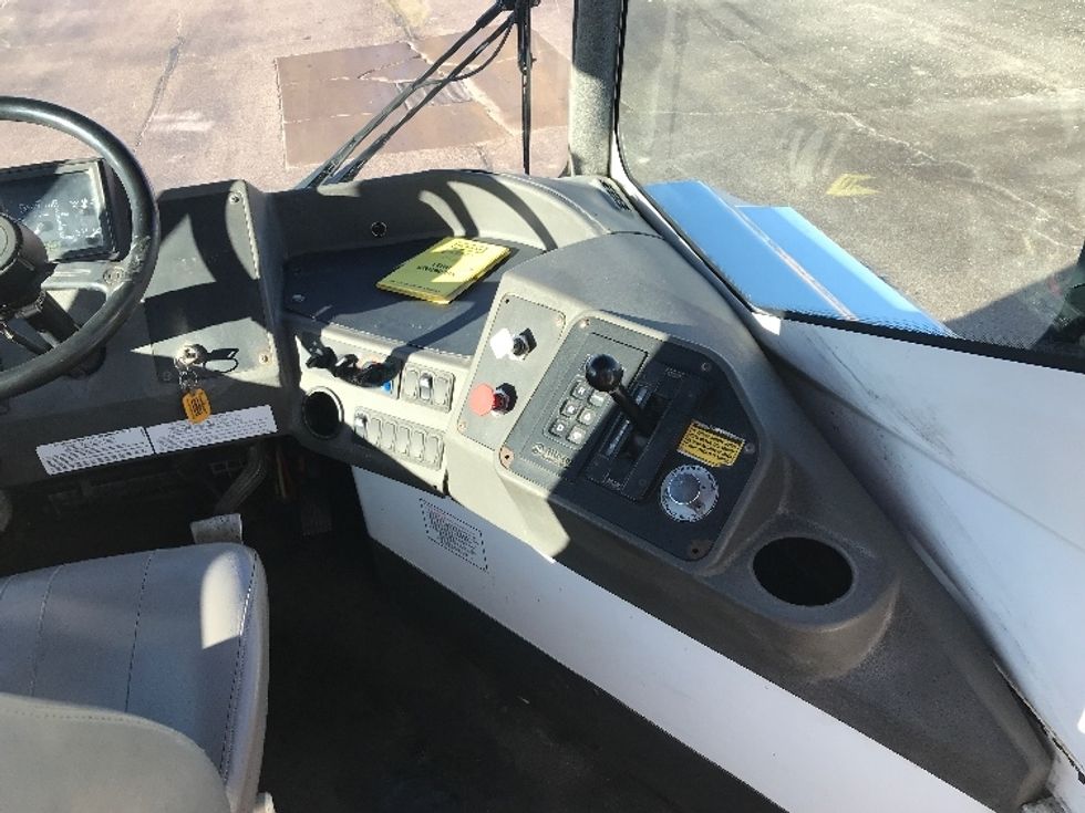 Yard Truck-Heavy Duty Tractors-Ottawa-2018-T2-Davenport-IA-53,195\n\t\tmiles-$ 58,000 - Image 13