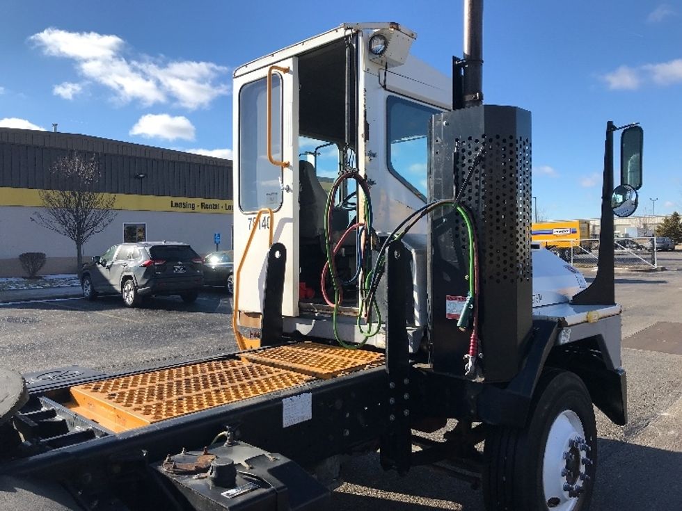 Yard Truck-Heavy Duty Tractors-Ottawa-2018-T2-Davenport-IA-53,195\n\t\tmiles-$ 58,000 - Image 14