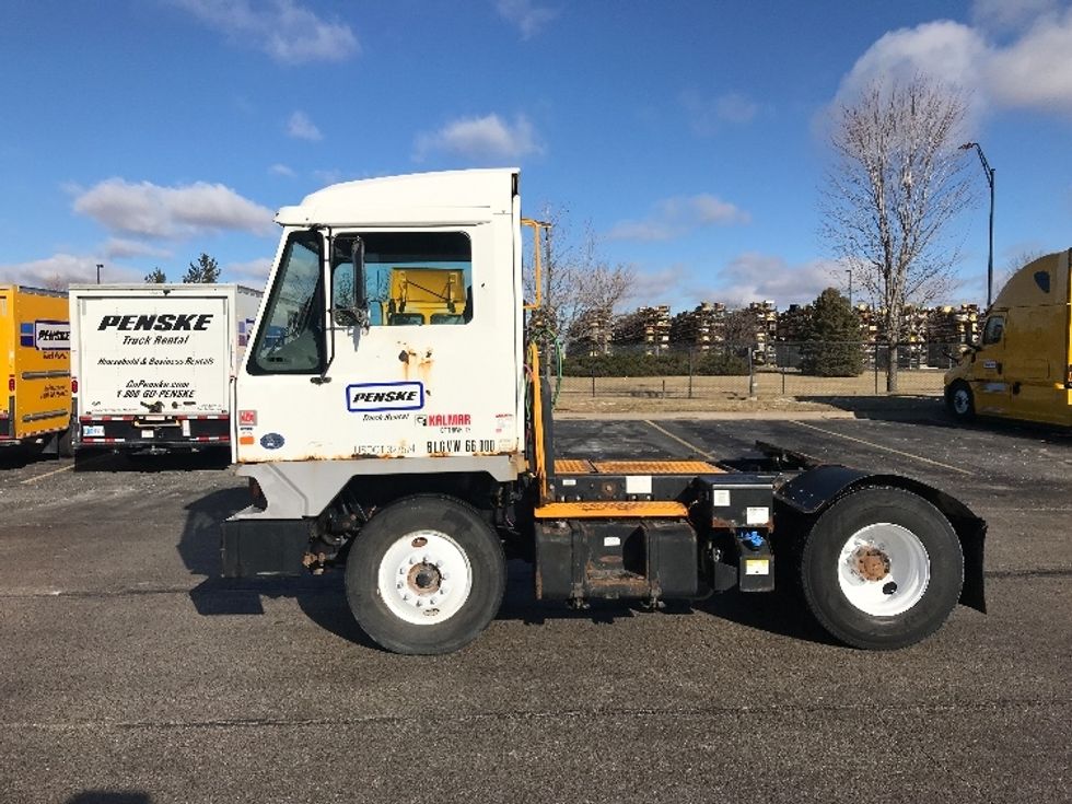 Yard Truck-Heavy Duty Tractors-Ottawa-2018-T2-Davenport-IA-53,195\n\t\tmiles-$ 58,000 - Image 4