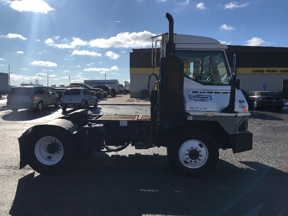 Yard Truck-Heavy Duty Tractors-Ottawa-2018-T2-Davenport-IA-53,195\n\t\tmiles-$ 58,000 - Image 8