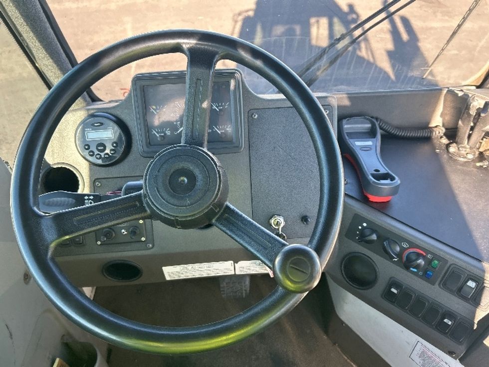 Yard Truck-Heavy Duty Tractors-Ottawa-2018-T2-Fontana-CA-54,507\n\t\tmiles-$ 56,000 - Image 11