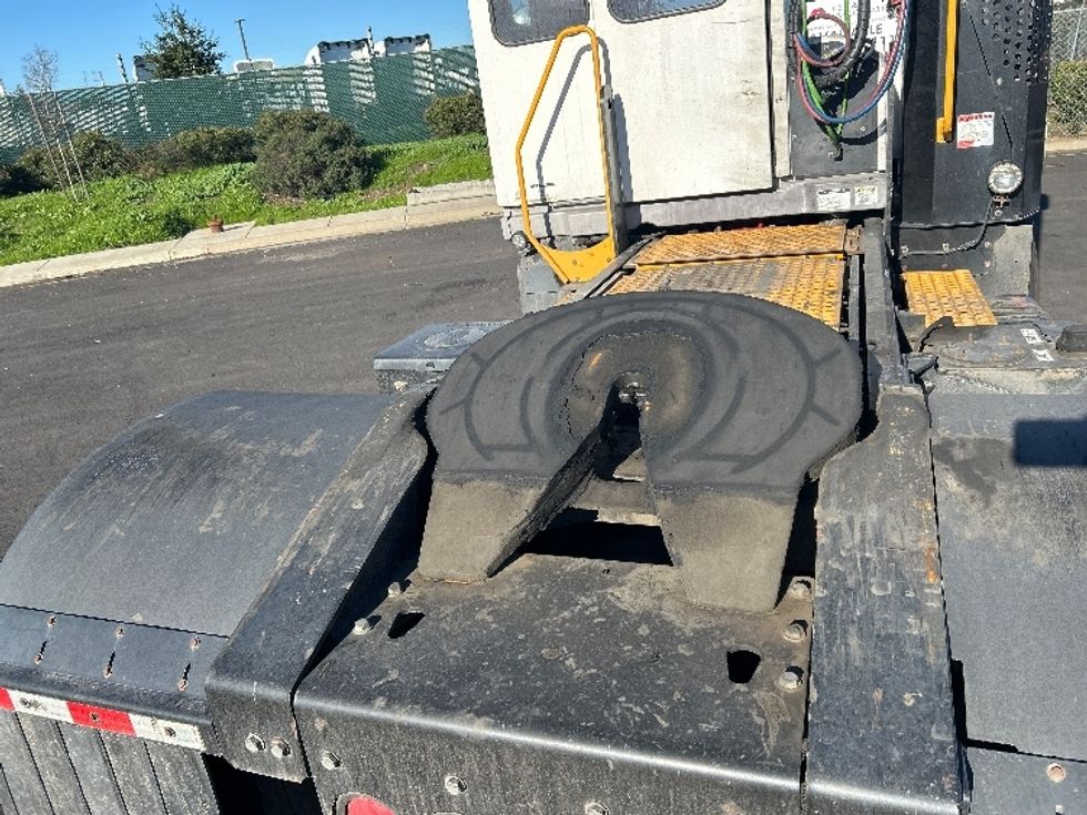 Yard Truck-Heavy Duty Tractors-Ottawa-2018-T2-Fontana-CA-54,507\n\t\tmiles-$ 56,000 - Image 6