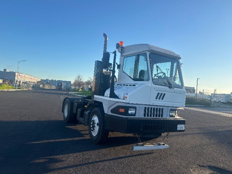 Yard Truck-Heavy Duty Tractors-Ottawa-2018-T2-Fontana-CA-57,456\n\t\tmiles-$ 56,750 - Image 1