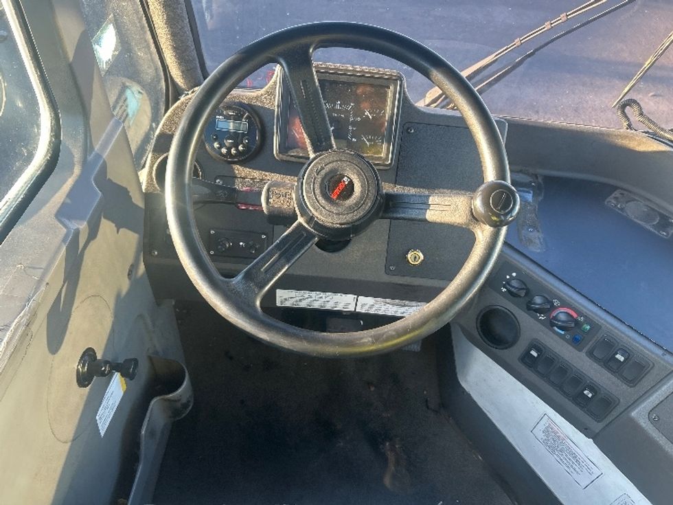 Yard Truck-Heavy Duty Tractors-Ottawa-2018-T2-Fontana-CA-57,456\n\t\tmiles-$ 56,750 - Image 11