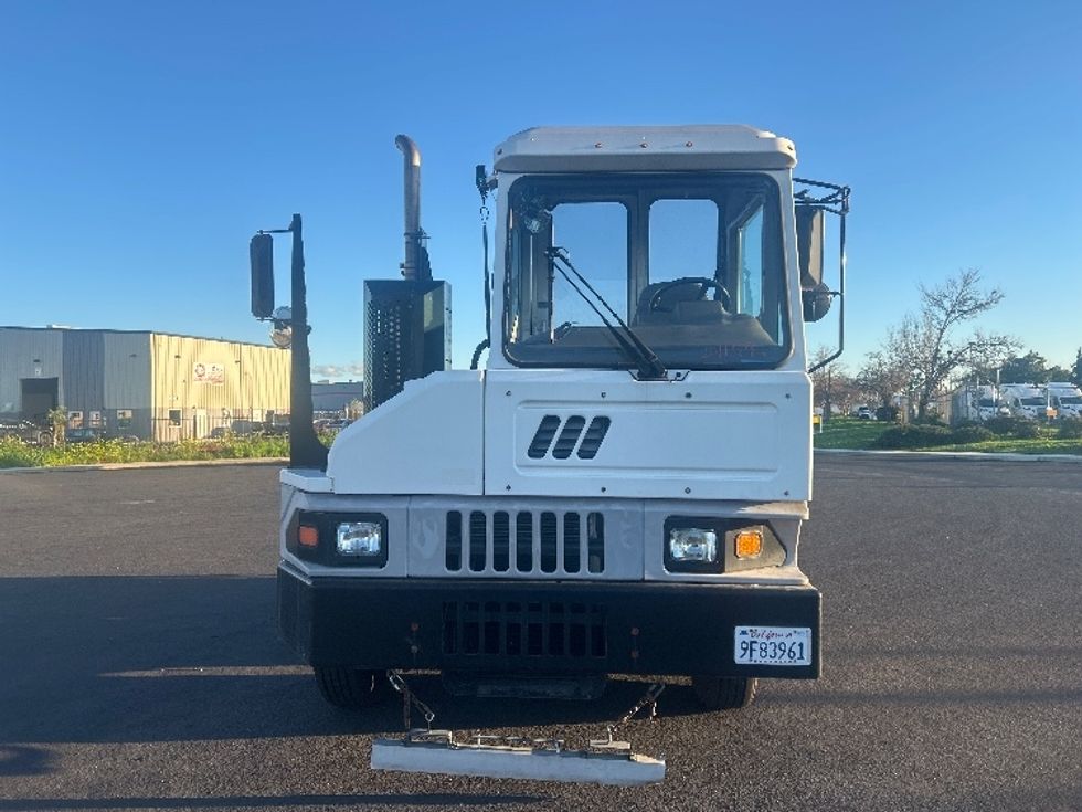 Yard Truck-Heavy Duty Tractors-Ottawa-2018-T2-Fontana-CA-57,456\n\t\tmiles-$ 56,750 - Image 2