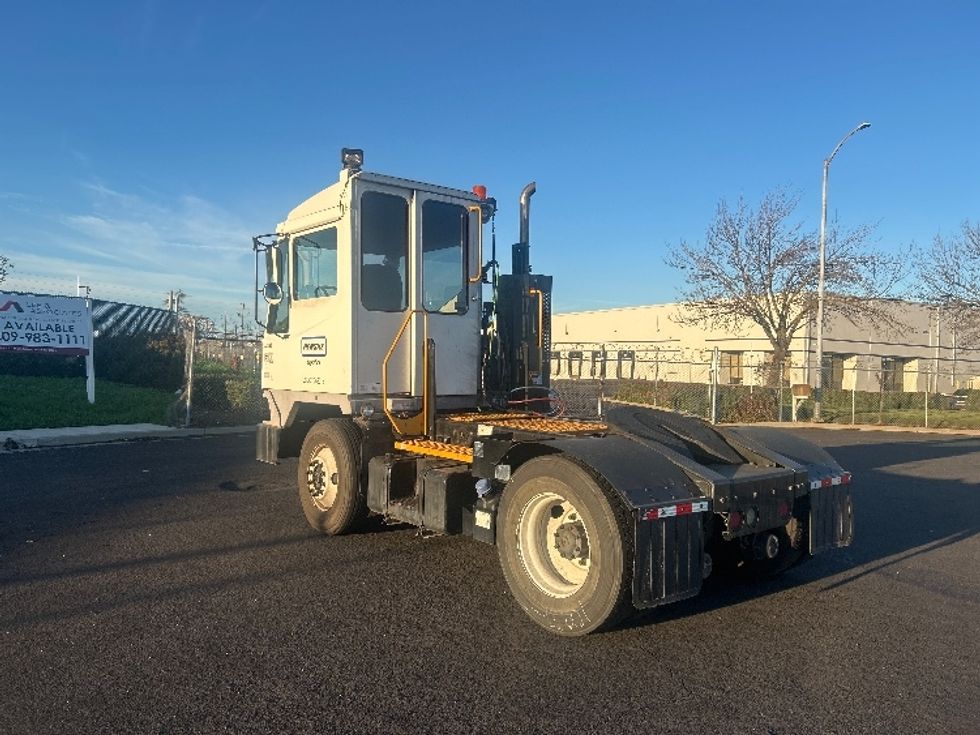 Yard Truck-Heavy Duty Tractors-Ottawa-2018-T2-Fontana-CA-57,456\n\t\tmiles-$ 56,750 - Image 5