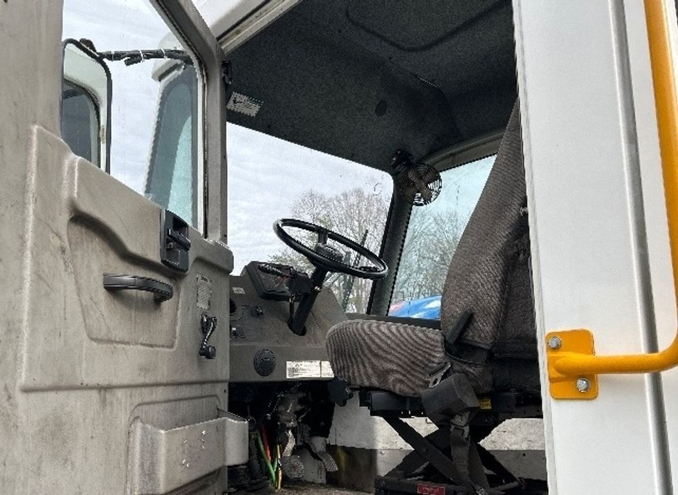 Yard Truck-Heavy Duty Tractors-Ottawa-2018-T2-Greensboro-NC-23,026\n\t\tmiles-$ 54,750 - Image 9