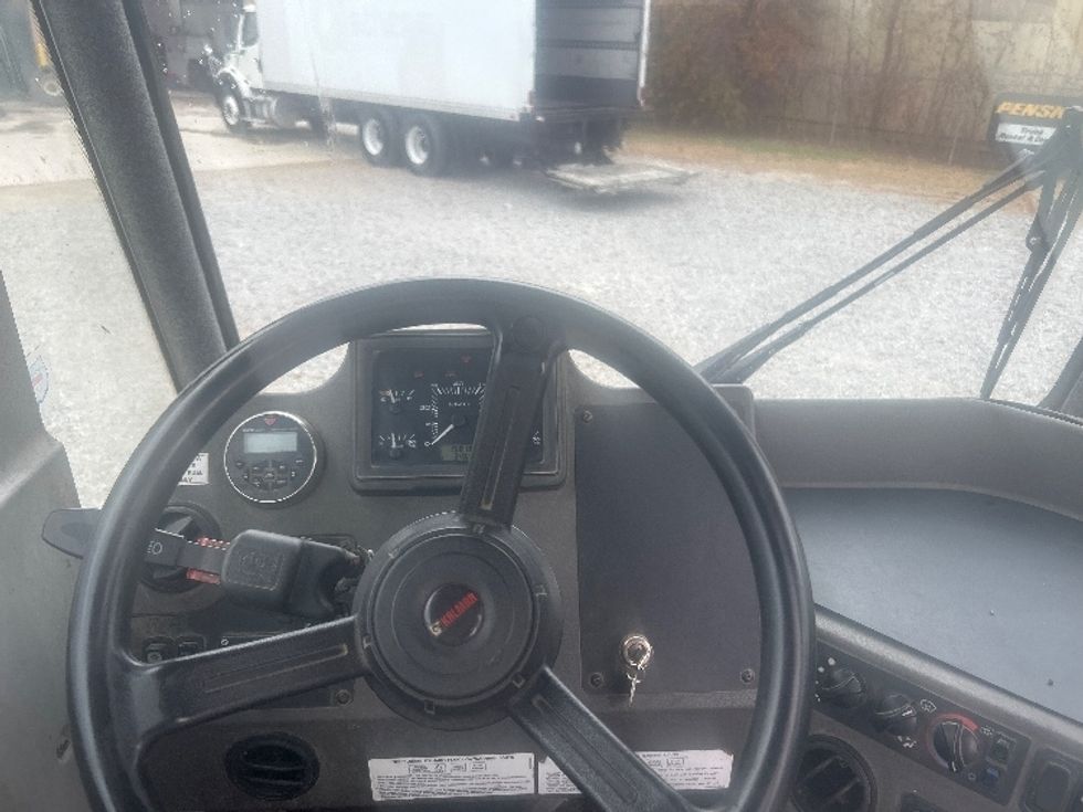 Yard Truck-Heavy Duty Tractors-Ottawa-2018-T2-Grenada-MS-15,809\n\t\tmiles-$ 74,000 - Image 11
