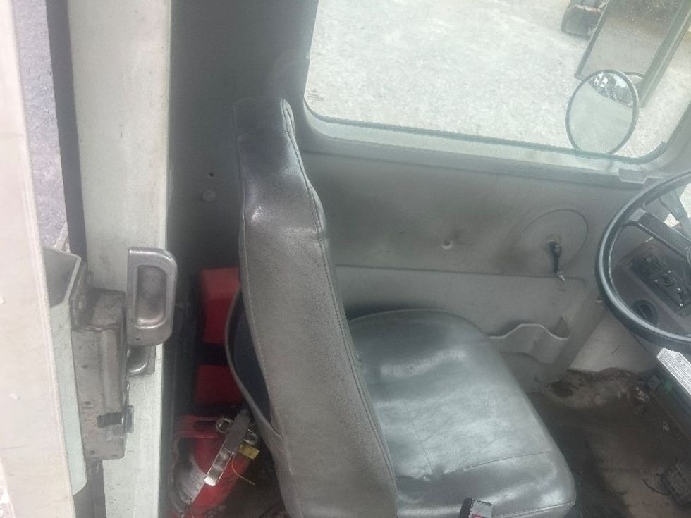 Yard Truck-Heavy Duty Tractors-Ottawa-2018-T2-Grenada-MS-15,809\n\t\tmiles-$ 74,000 - Image 12