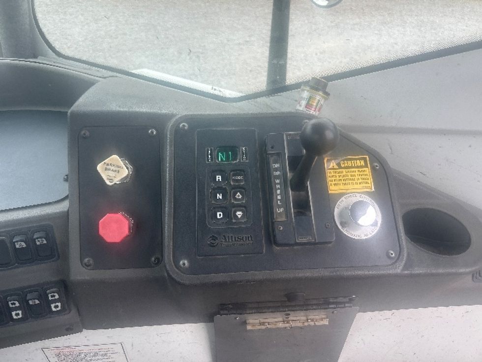 Yard Truck-Heavy Duty Tractors-Ottawa-2018-T2-Grenada-MS-15,809\n\t\tmiles-$ 74,000 - Image 13