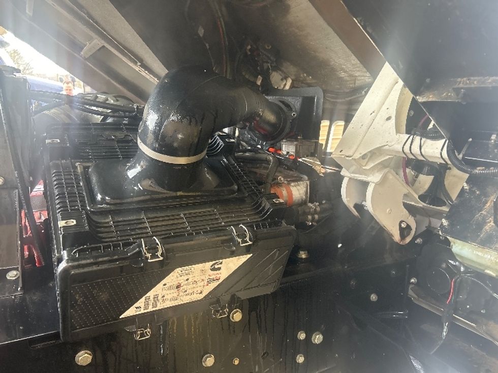 Yard Truck-Heavy Duty Tractors-Ottawa-2018-T2-Grenada-MS-15,809\n\t\tmiles-$ 74,000 - Image 14