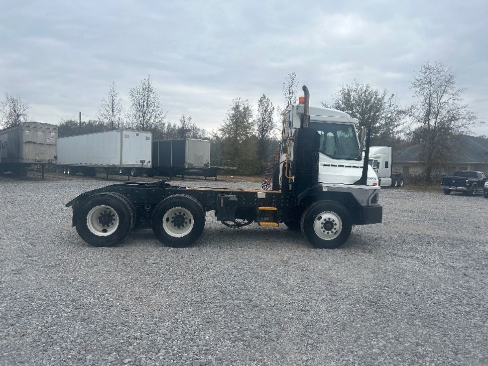 Yard Truck-Heavy Duty Tractors-Ottawa-2018-T2-Grenada-MS-15,809\n\t\tmiles-$ 74,000 - Image 8