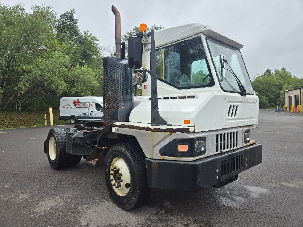 Yard Truck-Heavy Duty Tractors-Ottawa-2018-T2-Hazleton-PA-60,530\n\t\tmiles-$ 45,000 - Image 1