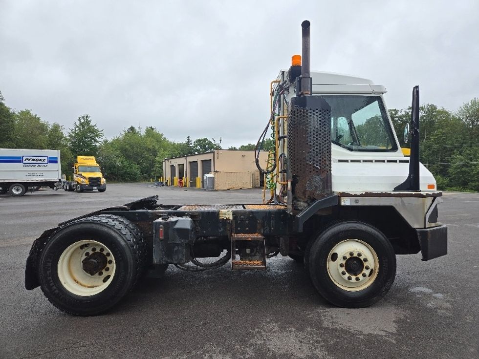 Yard Truck-Heavy Duty Tractors-Ottawa-2018-T2-Hazleton-PA-60,530\n\t\tmiles-$ 45,000 - Image 8
