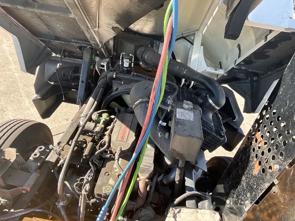 Yard Truck-Heavy Duty Tractors-Ottawa-2018-T2-Indianapolis-IN-7,349\n\t\tmiles-$ 54,750 - Image 12