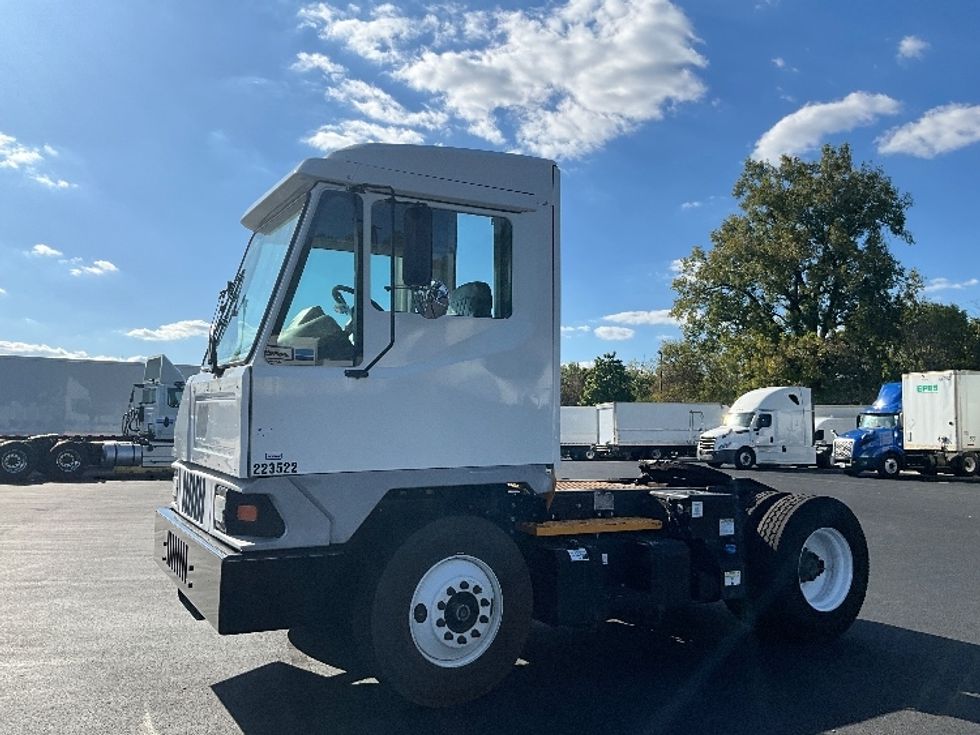 Yard Truck-Heavy Duty Tractors-Ottawa-2018-T2-Indianapolis-IN-7,349\n\t\tmiles-$ 54,750 - Image 3