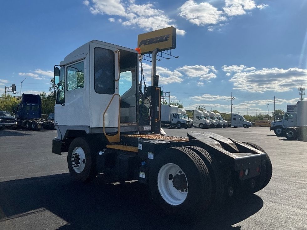 Yard Truck-Heavy Duty Tractors-Ottawa-2018-T2-Indianapolis-IN-7,349\n\t\tmiles-$ 54,750 - Image 5