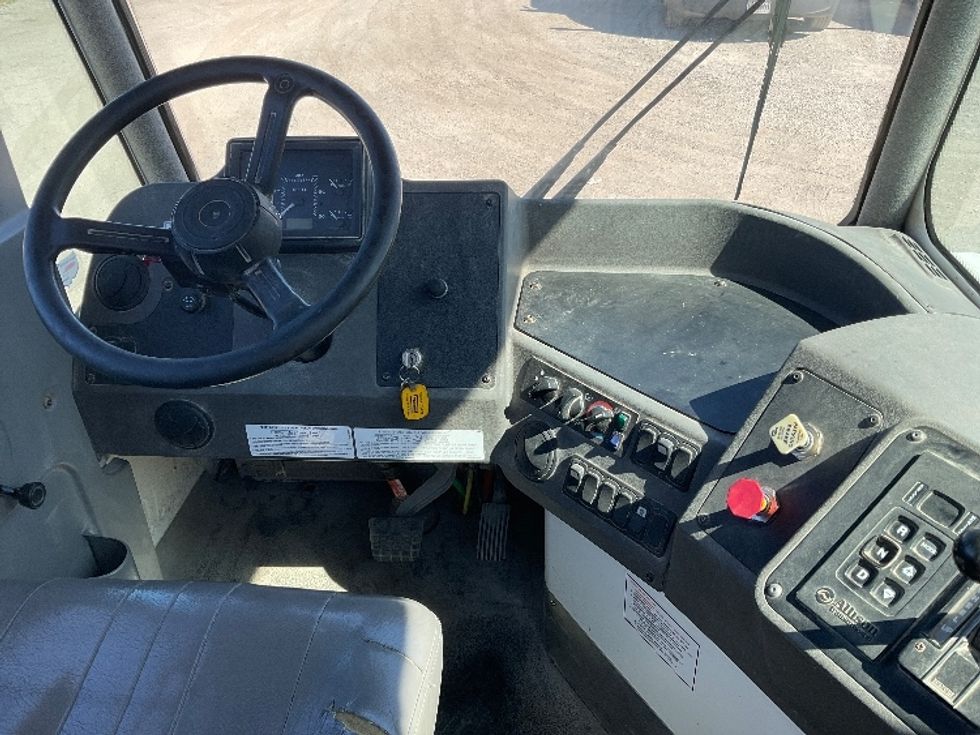 Yard Truck-Heavy Duty Tractors-Ottawa-2018-T2-Lacey-WA-638,230\n\t\tmiles-$ 58,000 - Image 11