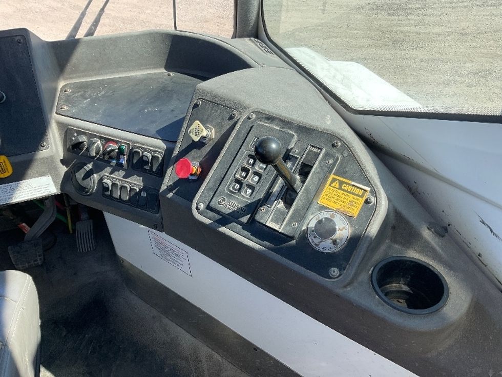 Yard Truck-Heavy Duty Tractors-Ottawa-2018-T2-Lacey-WA-638,230\n\t\tmiles-$ 58,000 - Image 12