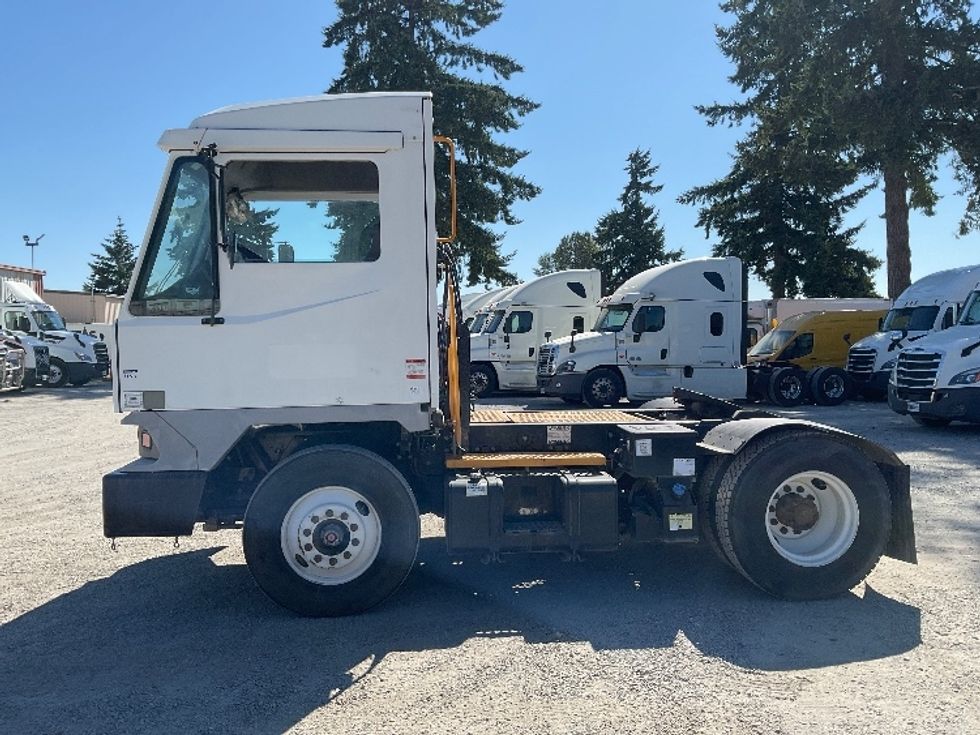 Yard Truck-Heavy Duty Tractors-Ottawa-2018-T2-Lacey-WA-638,230\n\t\tmiles-$ 58,000 - Image 4