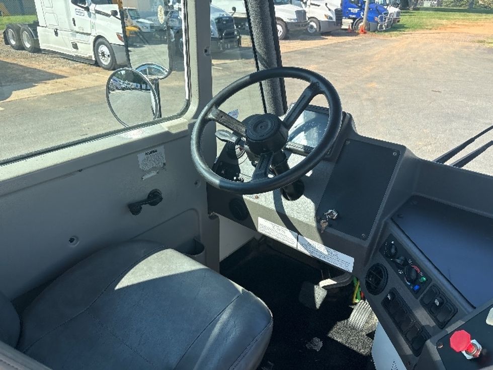 Yard Truck-Heavy Duty Tractors-Ottawa-2018-T2-Mebane-NC-2,867\n\t\tmiles-$ 42,250 - Image 10