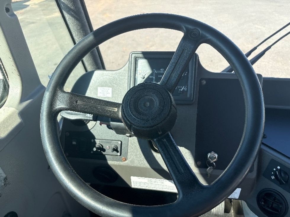 Yard Truck-Heavy Duty Tractors-Ottawa-2018-T2-Mebane-NC-2,867\n\t\tmiles-$ 42,250 - Image 11