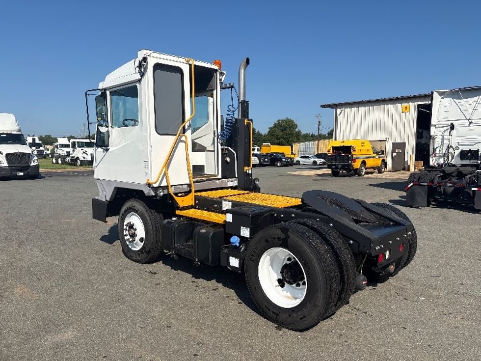 Yard Truck-Heavy Duty Tractors-Ottawa-2018-T2-Mebane-NC-2,867\n\t\tmiles-$ 42,250 - Image 5
