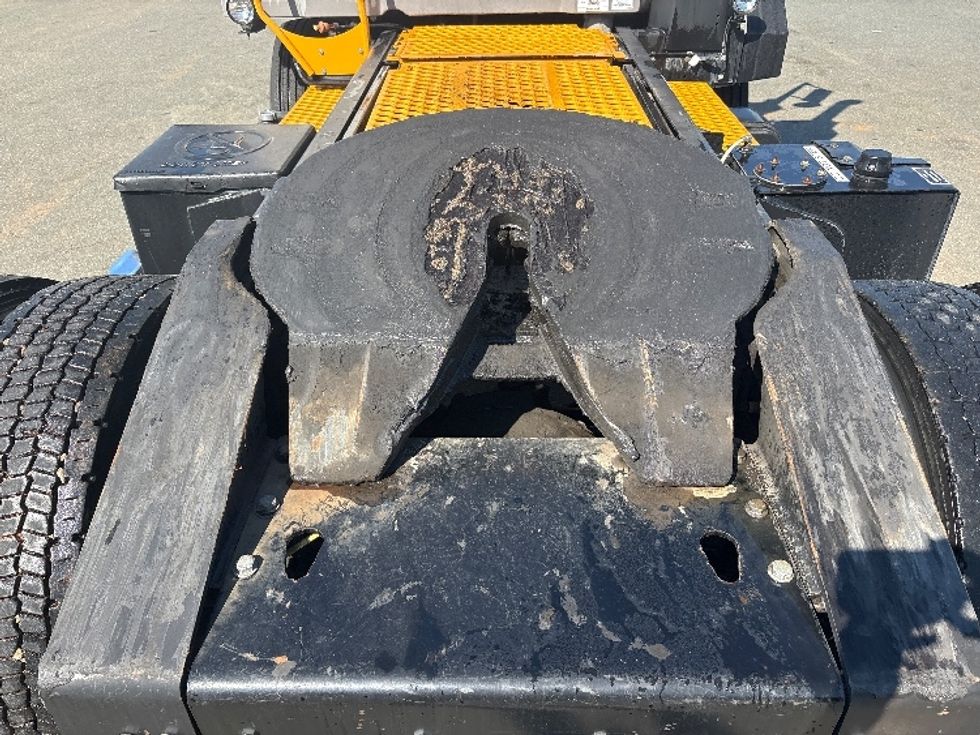 Yard Truck-Heavy Duty Tractors-Ottawa-2018-T2-Mebane-NC-2,867\n\t\tmiles-$ 42,250 - Image 6