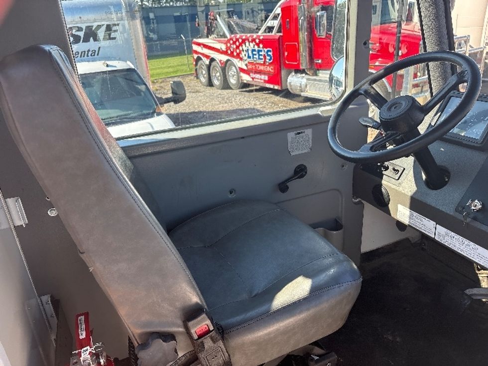 Yard Truck-Heavy Duty Tractors-Ottawa-2018-T2-Mebane-NC-3,188\n\t\tmiles-$ 42,250 - Image 13