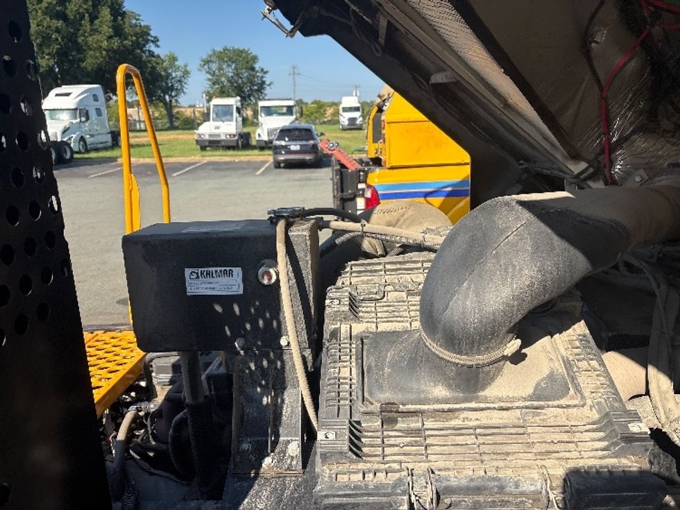 Yard Truck-Heavy Duty Tractors-Ottawa-2018-T2-Mebane-NC-3,188\n\t\tmiles-$ 42,250 - Image 14