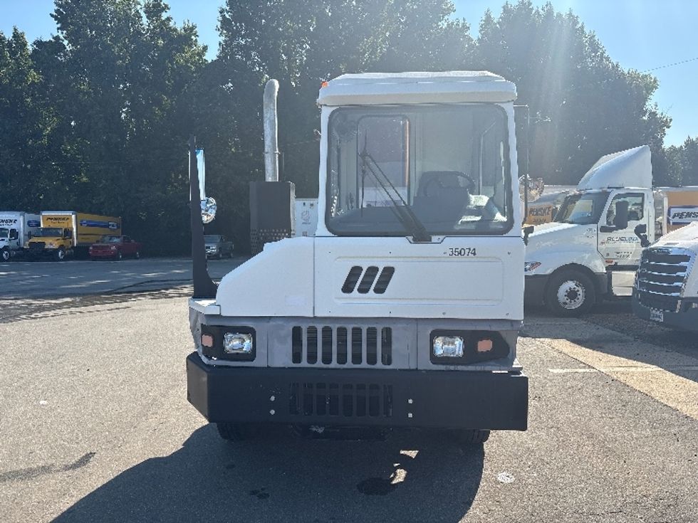 Yard Truck-Heavy Duty Tractors-Ottawa-2018-T2-Mebane-NC-3,188\n\t\tmiles-$ 42,250 - Image 2