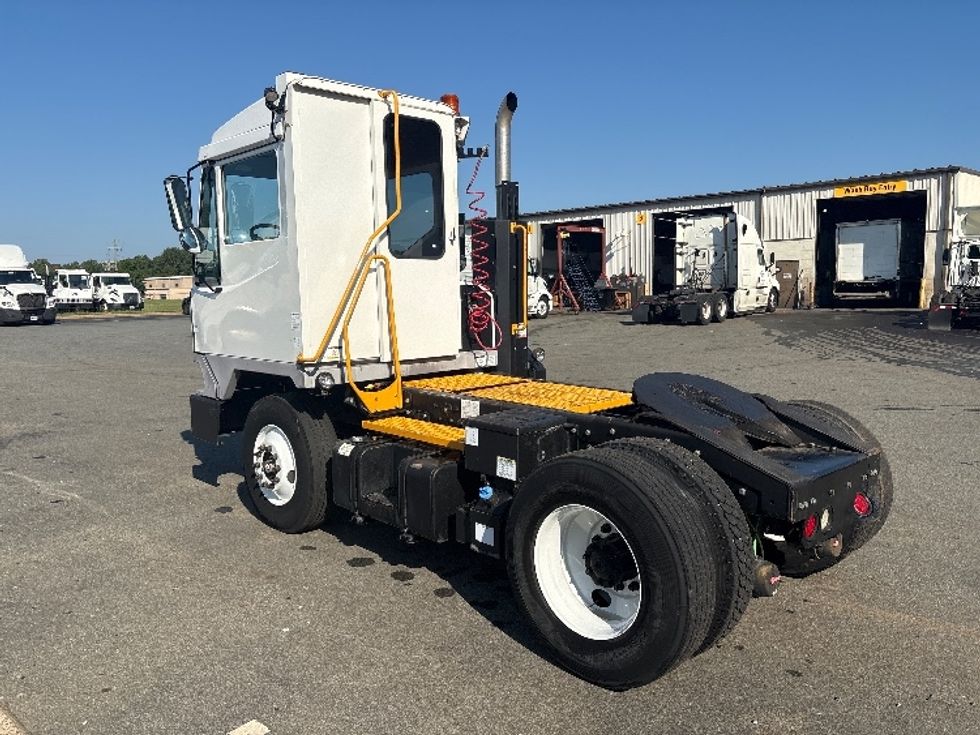 Yard Truck-Heavy Duty Tractors-Ottawa-2018-T2-Mebane-NC-3,188\n\t\tmiles-$ 42,250 - Image 5