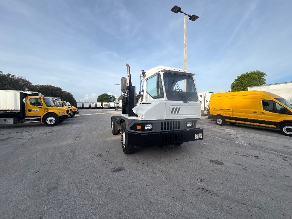 Yard Truck-Heavy Duty Tractors-Ottawa-2018-T2-Medley-FL-277,370\n\t\tmiles-$ 50,750 - Image 1