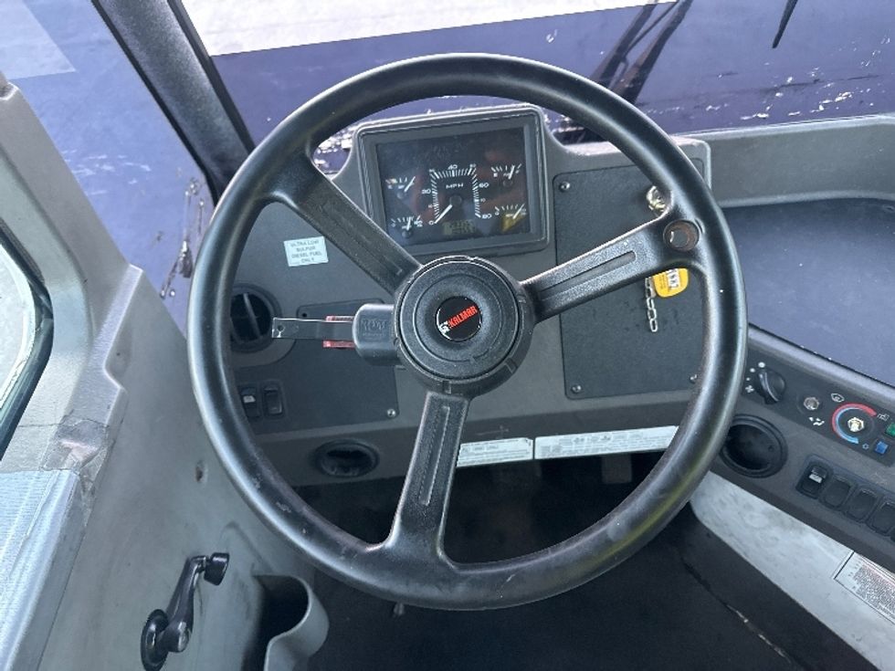 Yard Truck-Heavy Duty Tractors-Ottawa-2018-T2-Medley-FL-277,370\n\t\tmiles-$ 50,750 - Image 11