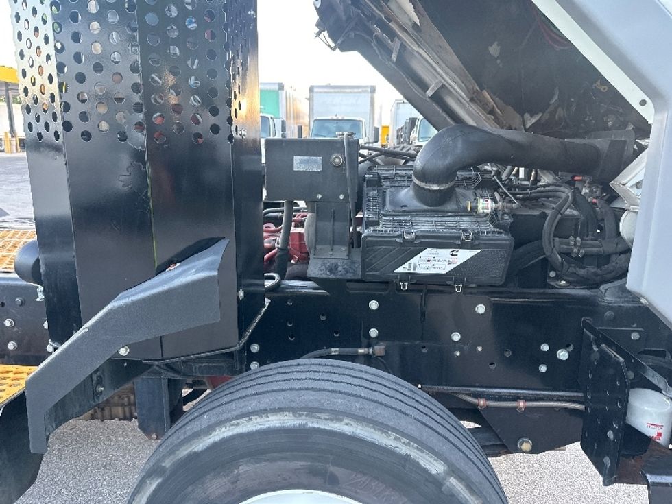 Yard Truck-Heavy Duty Tractors-Ottawa-2018-T2-Medley-FL-277,370\n\t\tmiles-$ 50,750 - Image 13