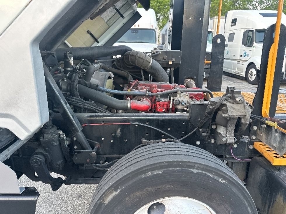 Yard Truck-Heavy Duty Tractors-Ottawa-2018-T2-Medley-FL-277,370\n\t\tmiles-$ 50,750 - Image 14