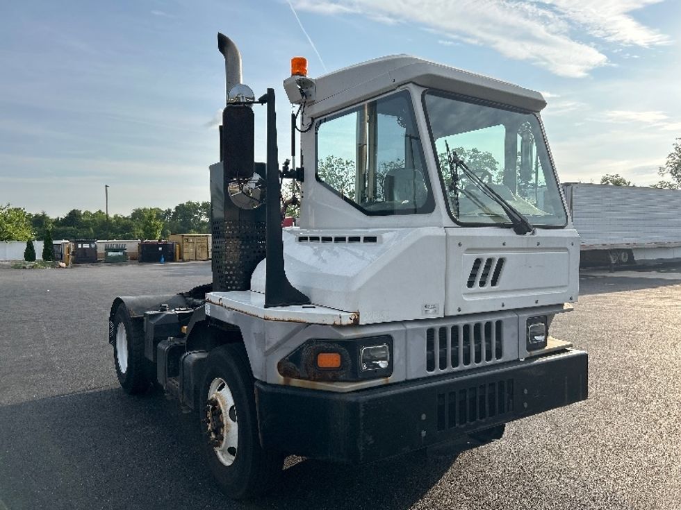 Yard Truck-Heavy Duty Tractors-Ottawa-2018-T2-Monroe-OH-46,464\n\t\tmiles-$ 42,000 - Image 1