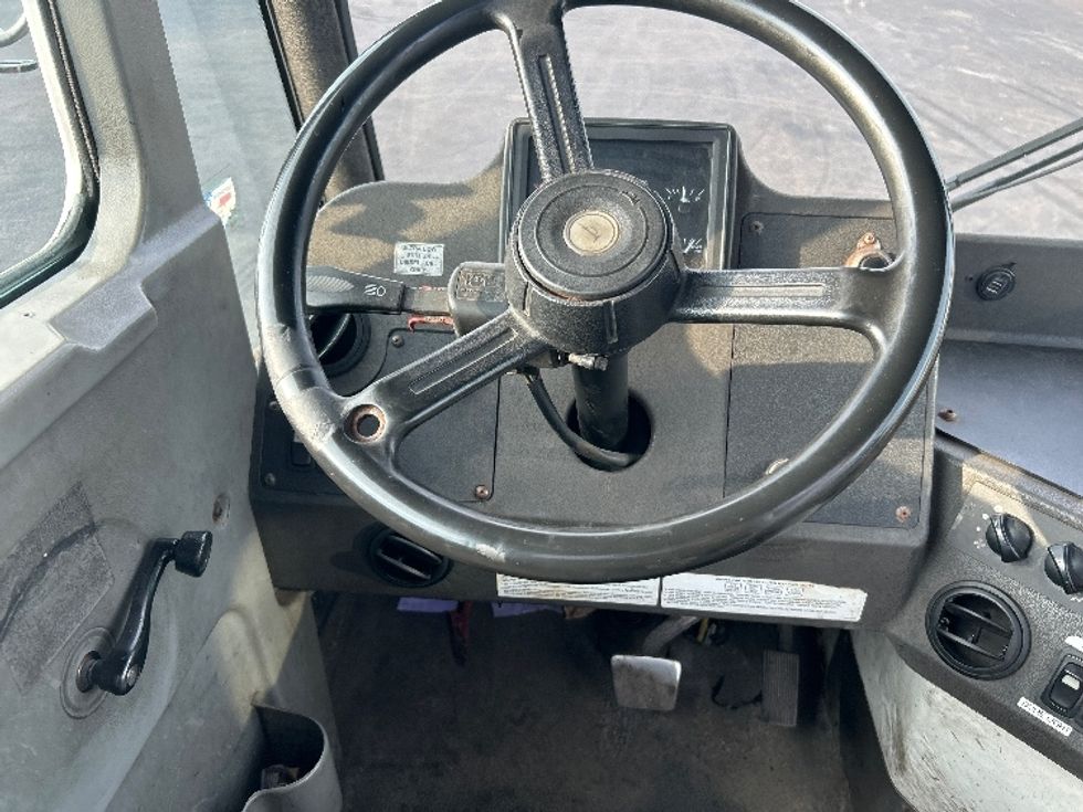 Yard Truck-Heavy Duty Tractors-Ottawa-2018-T2-Monroe-OH-46,464\n\t\tmiles-$ 42,000 - Image 11