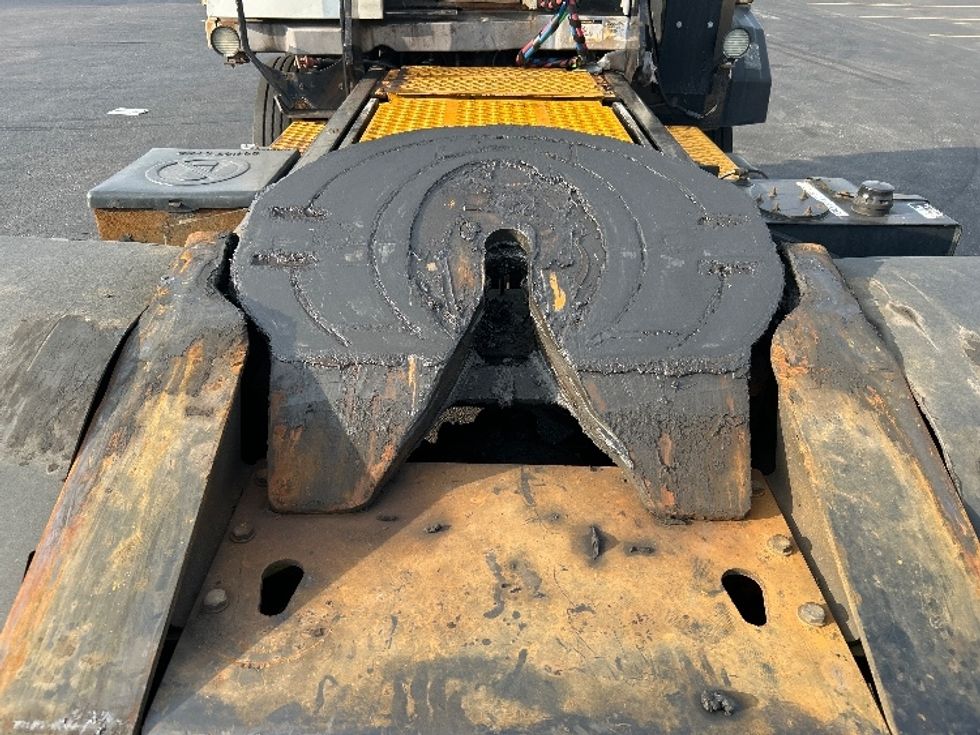 Yard Truck-Heavy Duty Tractors-Ottawa-2018-T2-Monroe-OH-46,464\n\t\tmiles-$ 42,000 - Image 6
