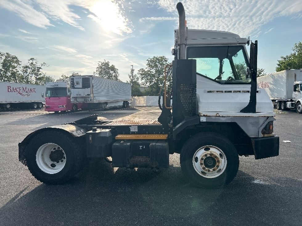 Yard Truck-Heavy Duty Tractors-Ottawa-2018-T2-Monroe-OH-46,464\n\t\tmiles-$ 42,000 - Image 8